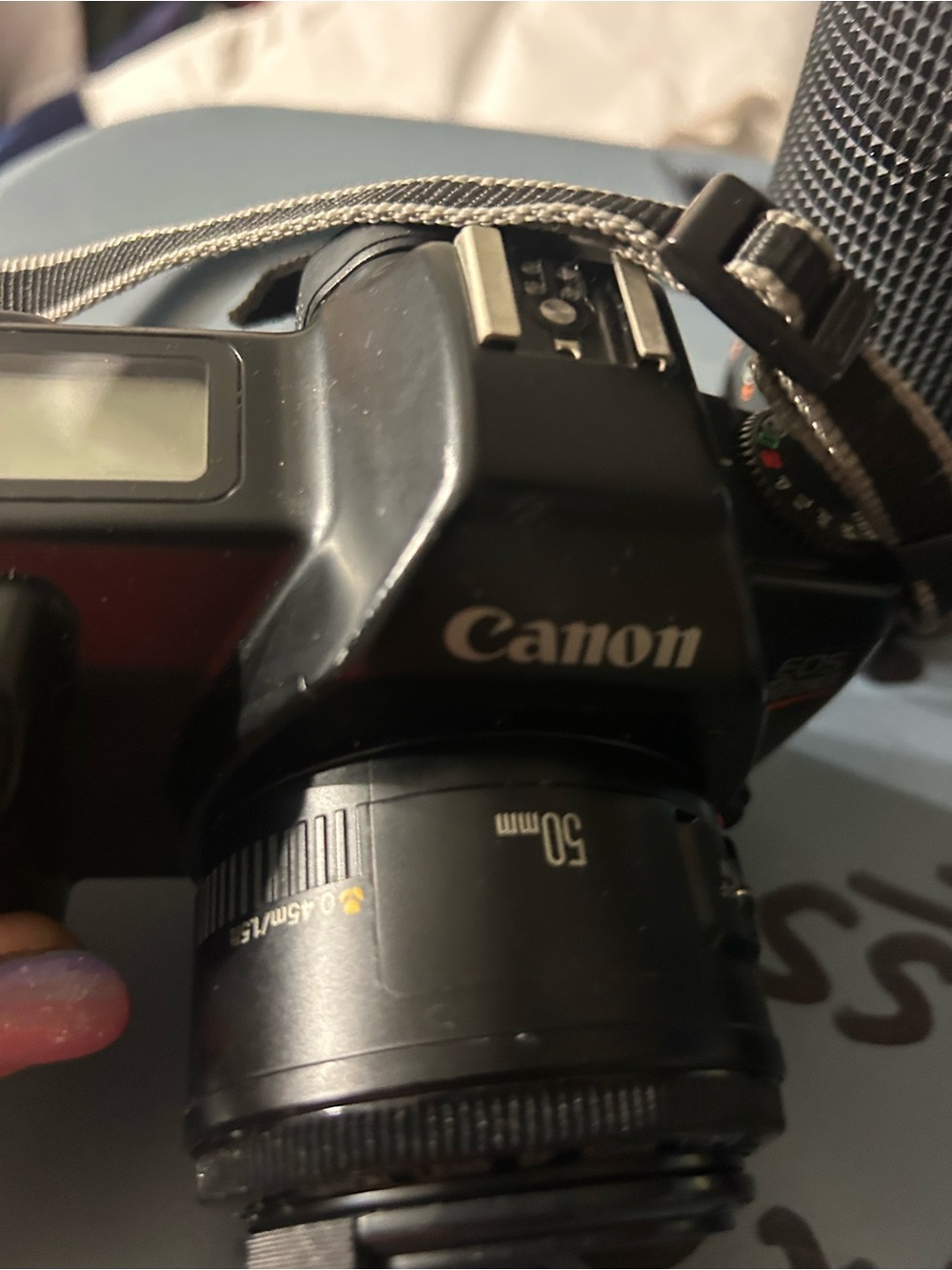 Canon DSLR Camera Kit in Black with Two Black Lenses - Picture 3 of 16